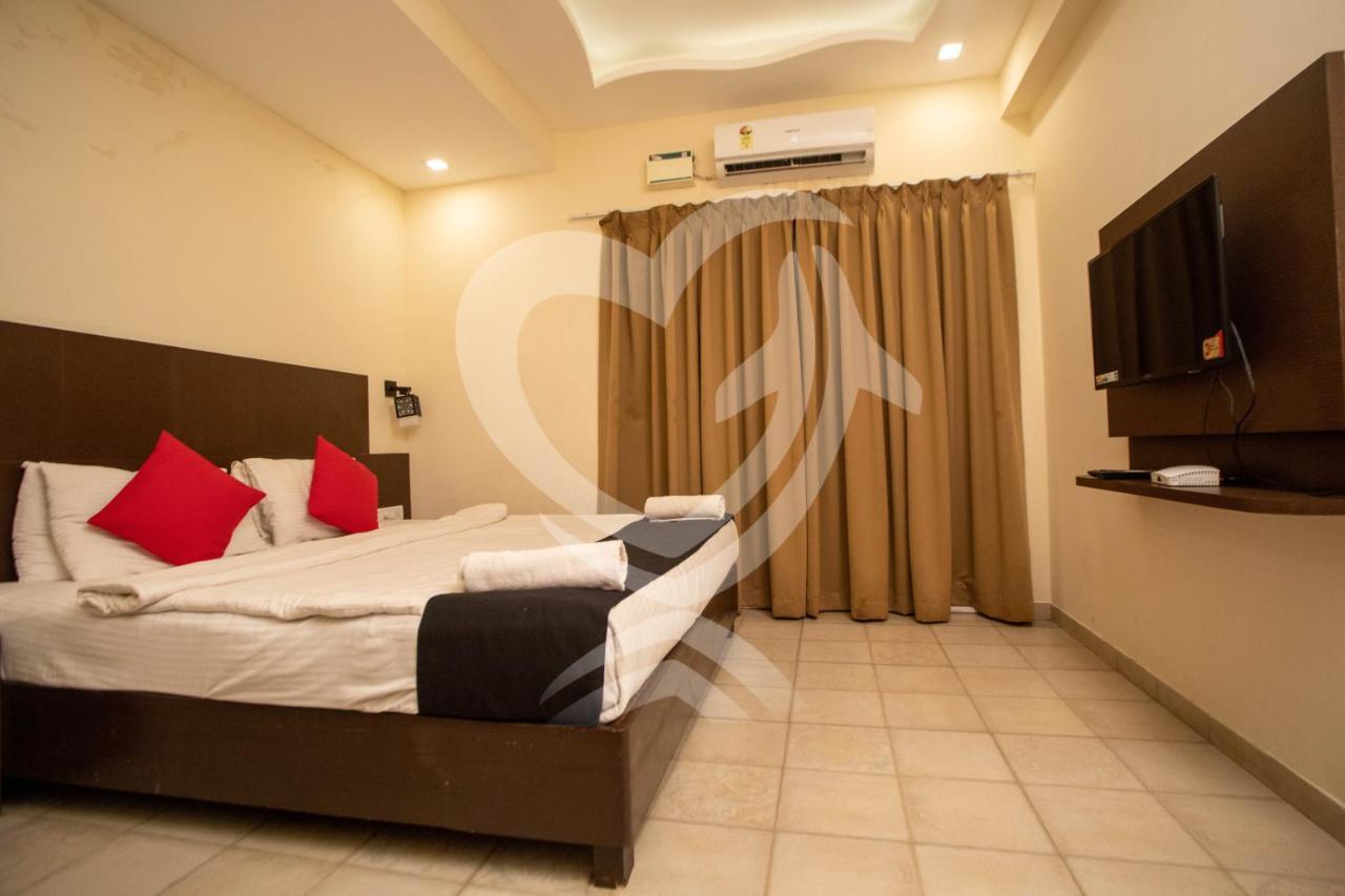 Hotel De Alcazar Calangute Zewnętrze zdjęcie