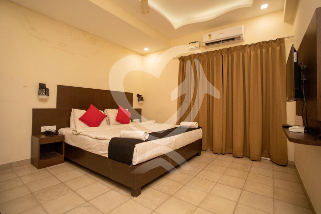 Hotel De Alcazar Calangute Zewnętrze zdjęcie