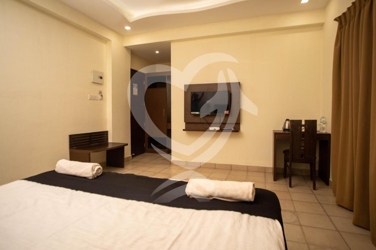 Hotel De Alcazar Calangute Zewnętrze zdjęcie