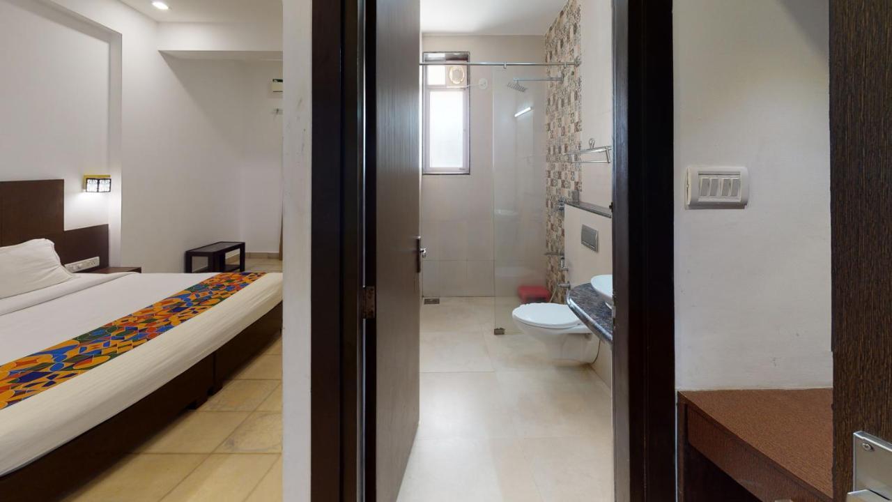 Hotel De Alcazar Calangute Zewnętrze zdjęcie